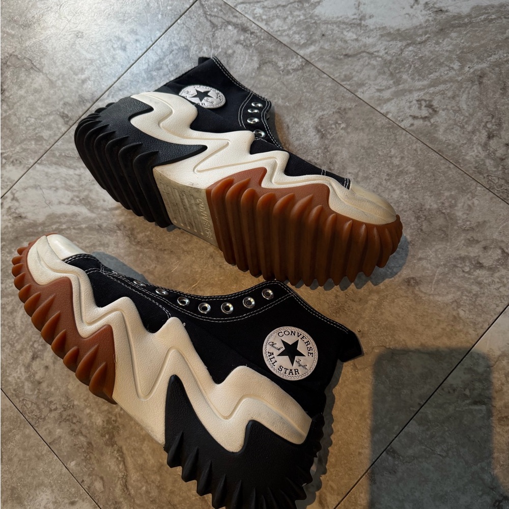 Converse Unisex Sneakers with Zigzag Sole